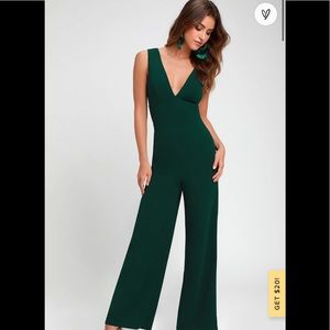 Lulus wide leg, v-neck jumpsuit in hunter green size XS